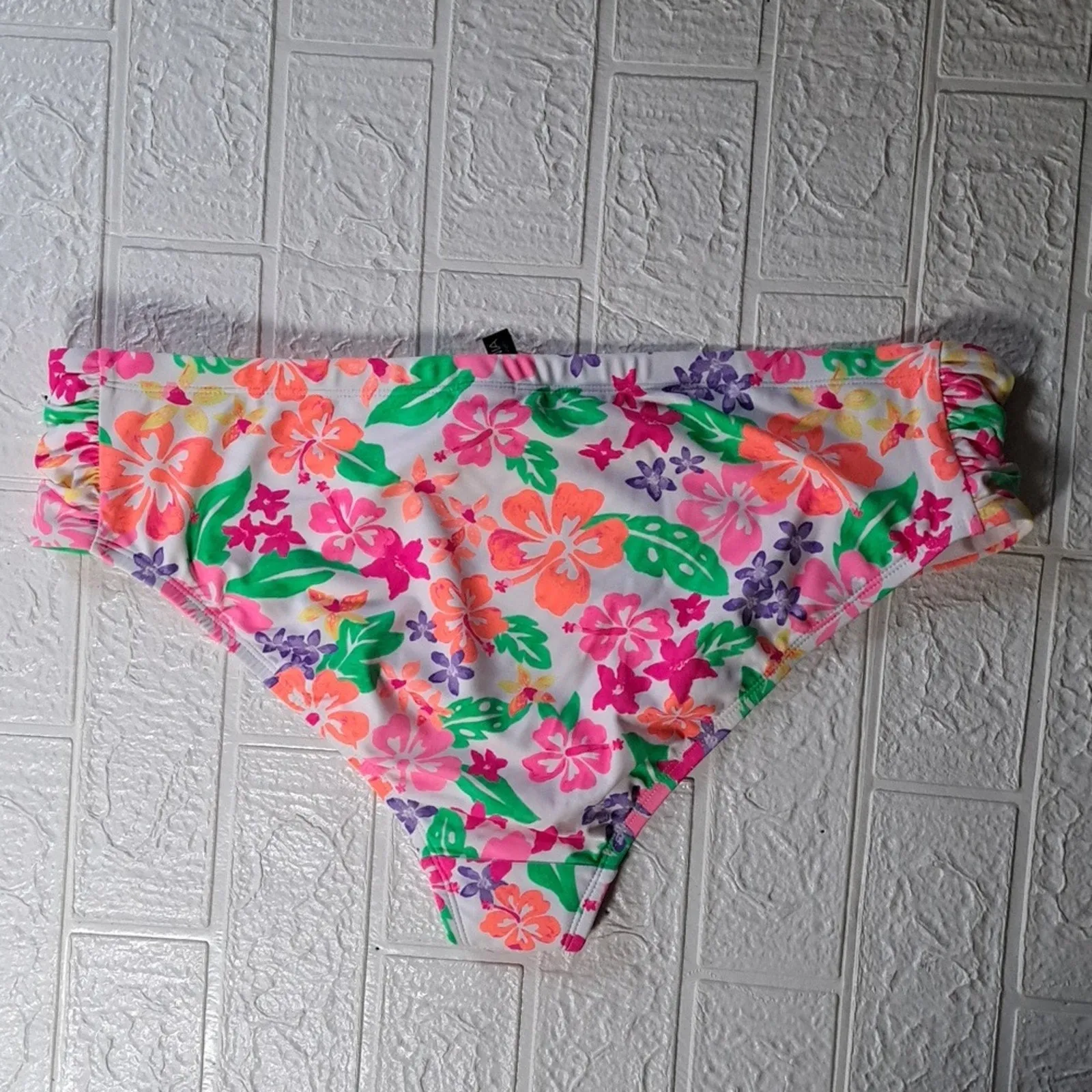 California Waves Trendy Plus Size Hawaii Sunsets Bikini Bottoms 16/18