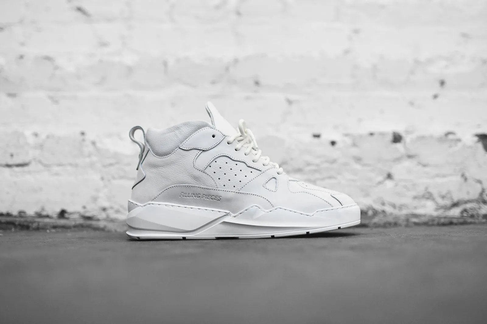 Filling Pieces Lay Up Icey 2 Flow - White