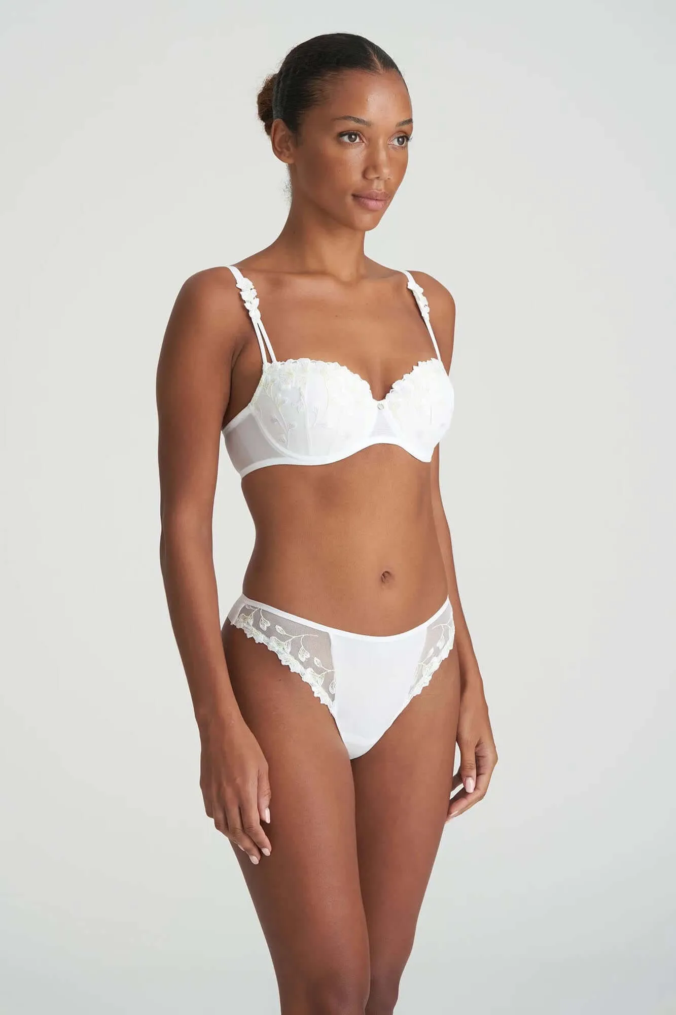 Leda Thong in White